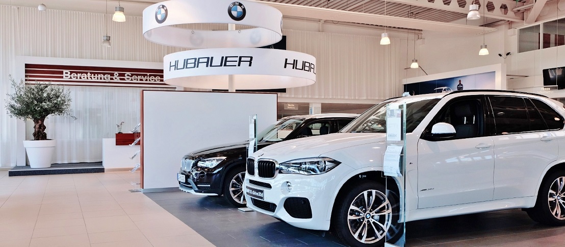 Innenraumbegrünung Autohaus und Motorradhaus - Pflanzen online kaufen Raumbegruenung autohaus motorradhaus pflanze baum kaufen