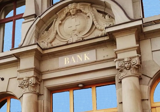 Bankhaus - Raumbegrünungen mit Pflanzen und Bäume - online kaufen Bank Gastronomie Zuerich raumpflanzen botanic international